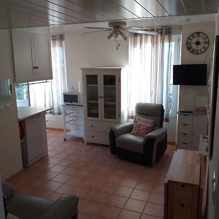 Albasud - Appartement Meuble Avec Terrasse - Salses Le Chateau 66 المظهر الخارجي الصورة