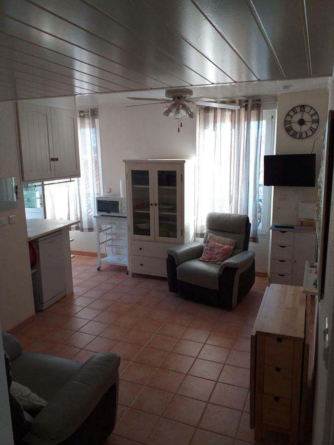 Albasud - Appartement Meuble Avec Terrasse - Salses Le Chateau 66 المظهر الخارجي الصورة
